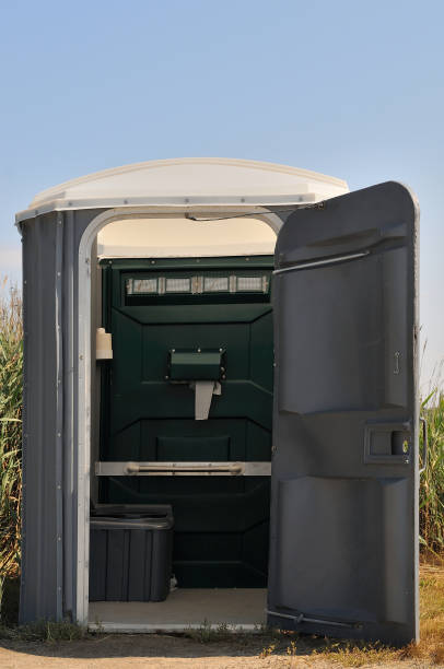 Best Portable restroom trailer rental  in Cedar Rapids, IA